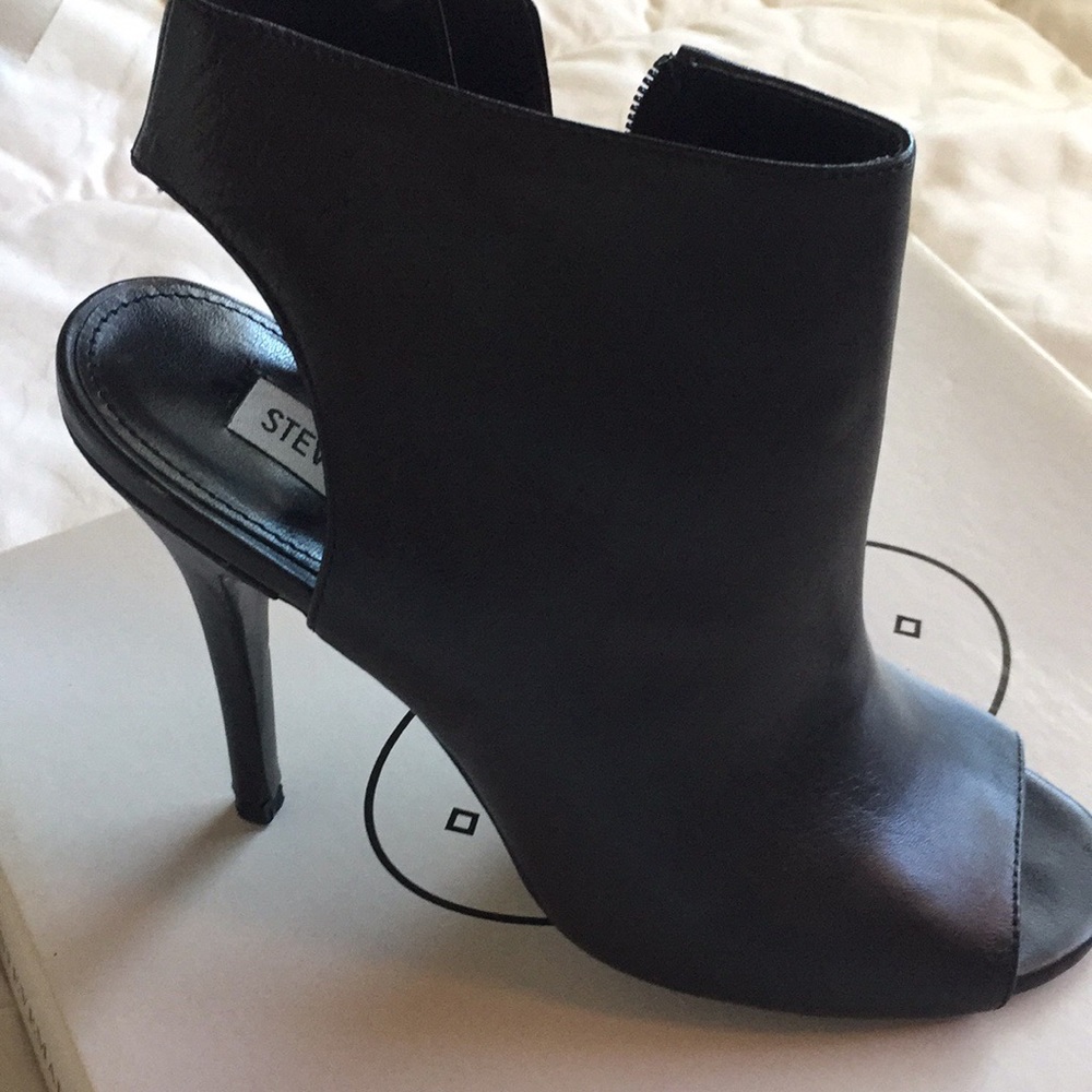 Steve Madden Shoe